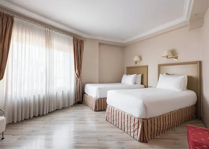 Crisol Almirante Bonifaz Hotel 4*