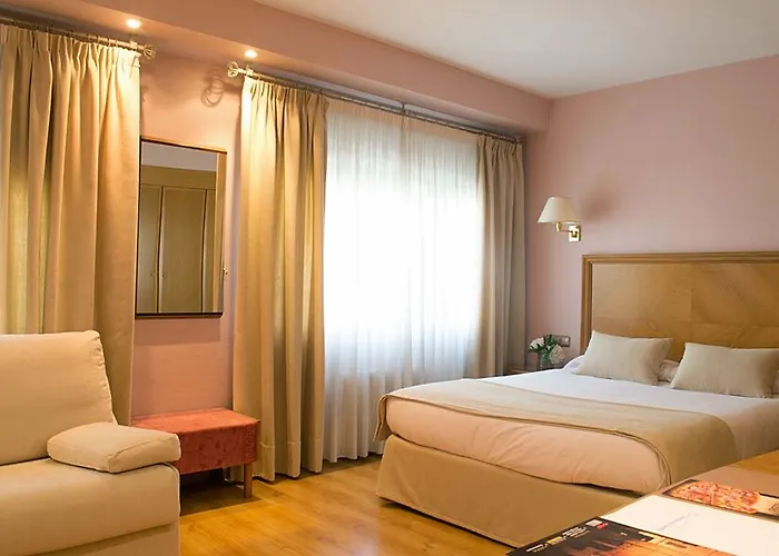 Crisol Almirante Bonifaz Hotel 4*